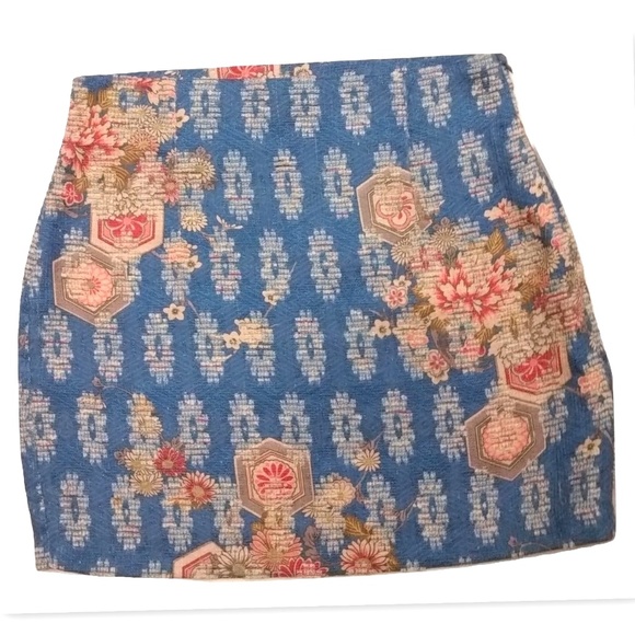 Zara Dresses & Skirts - Zara Woman Tapestry Mini Skirt